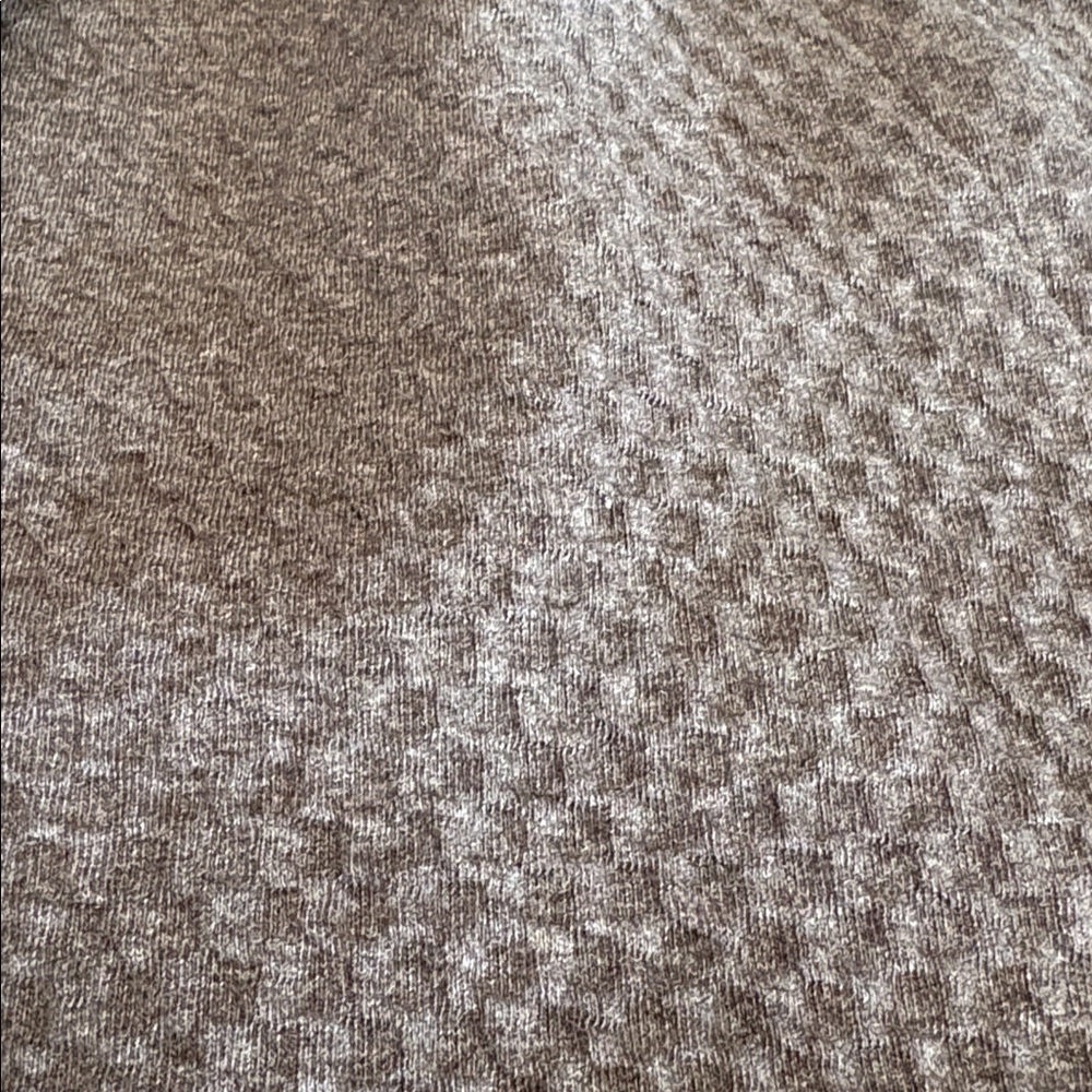 Men’s Lululemon textured mid weight hoodie. - Picture 15 of 15